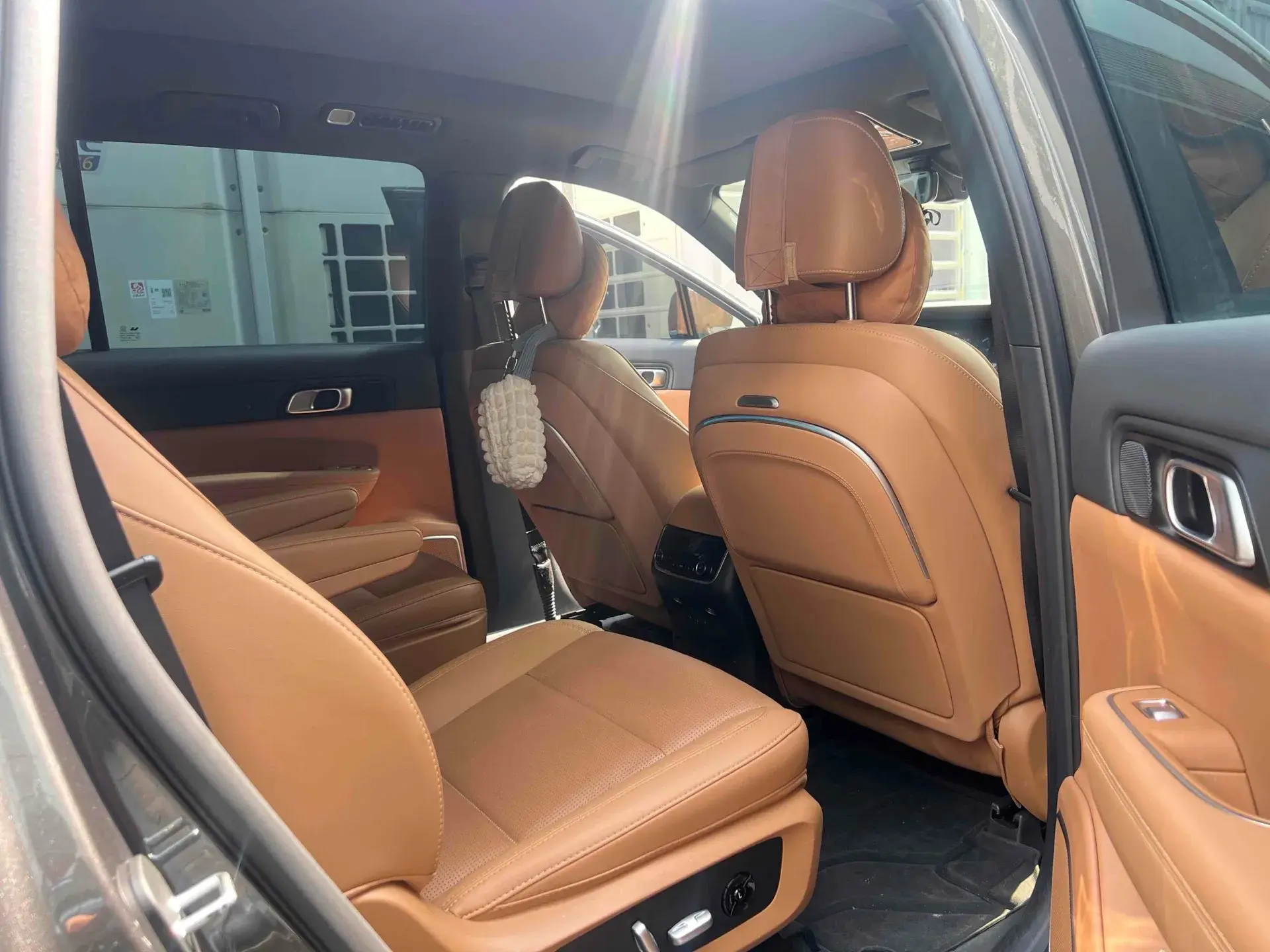 2021 LI ONE thumbnail 3