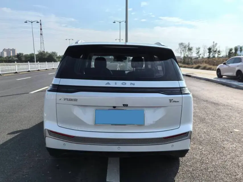 2023 AION Y thumbnail 4