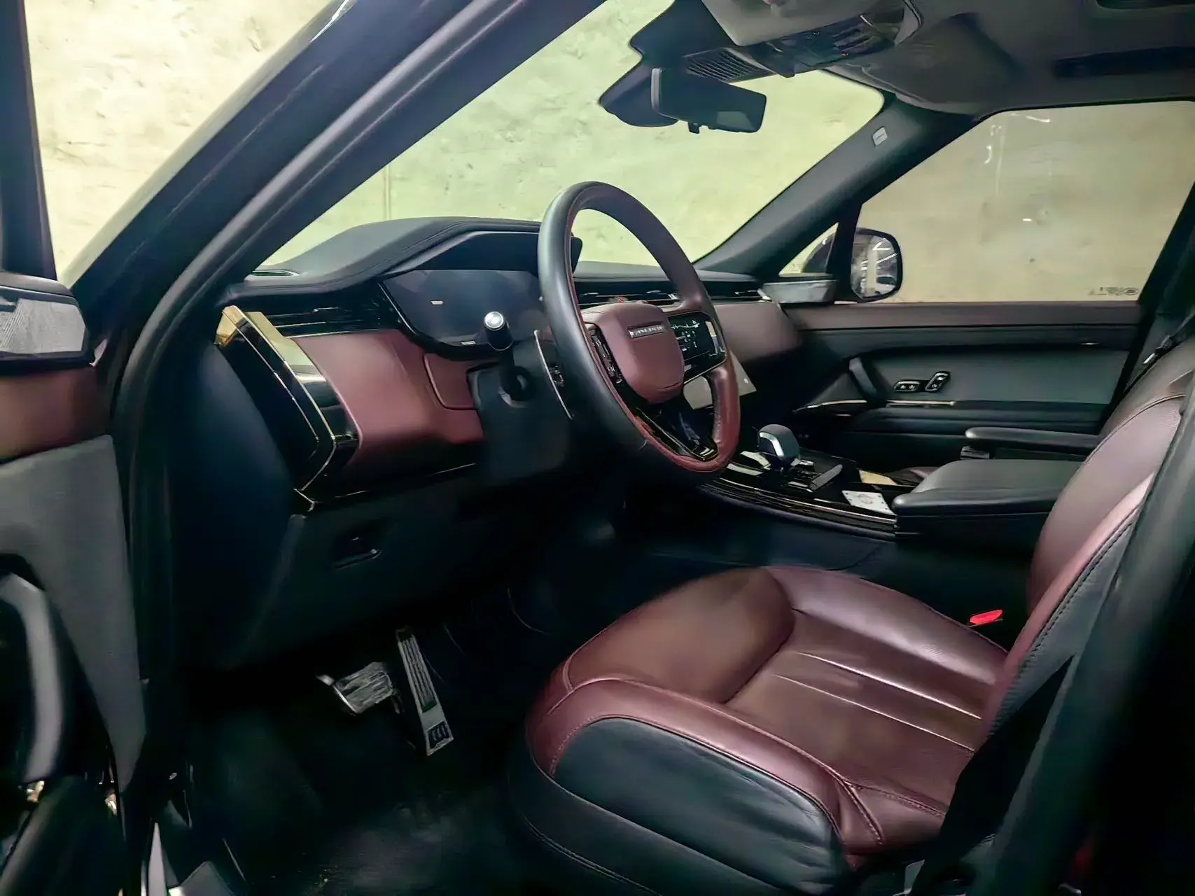 2024 LAND ROVER thumbnail 2