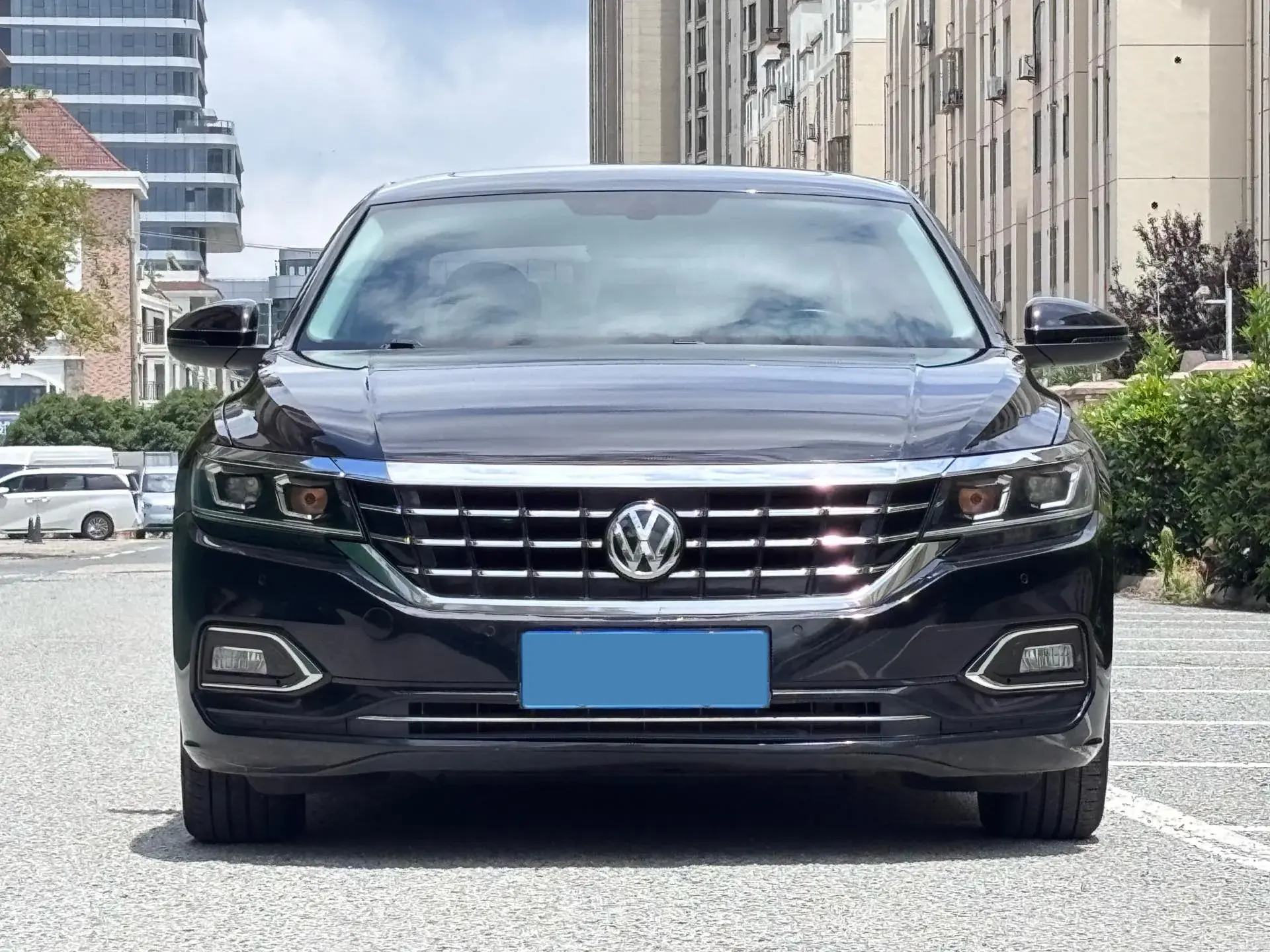 2019 VOLKSWAGEN PASSAT thumbnail 2