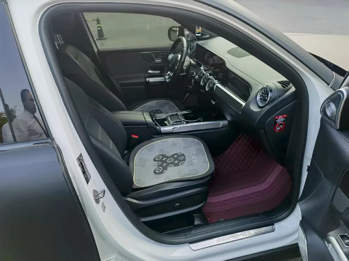 2023 Mercedes-Benz GLB AMG 2.0T 306HP L4 8DCT,autocango,china used car exporter,china ev exporter,chinese used car exporter,chinese used ev exporter