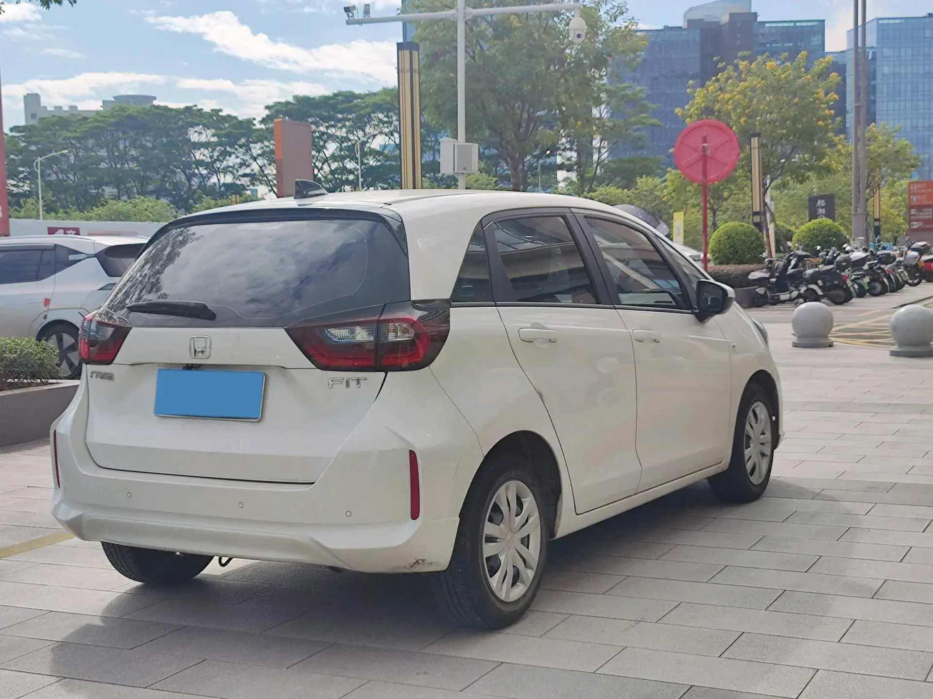 2023 HONDA FIT thumbnail 4