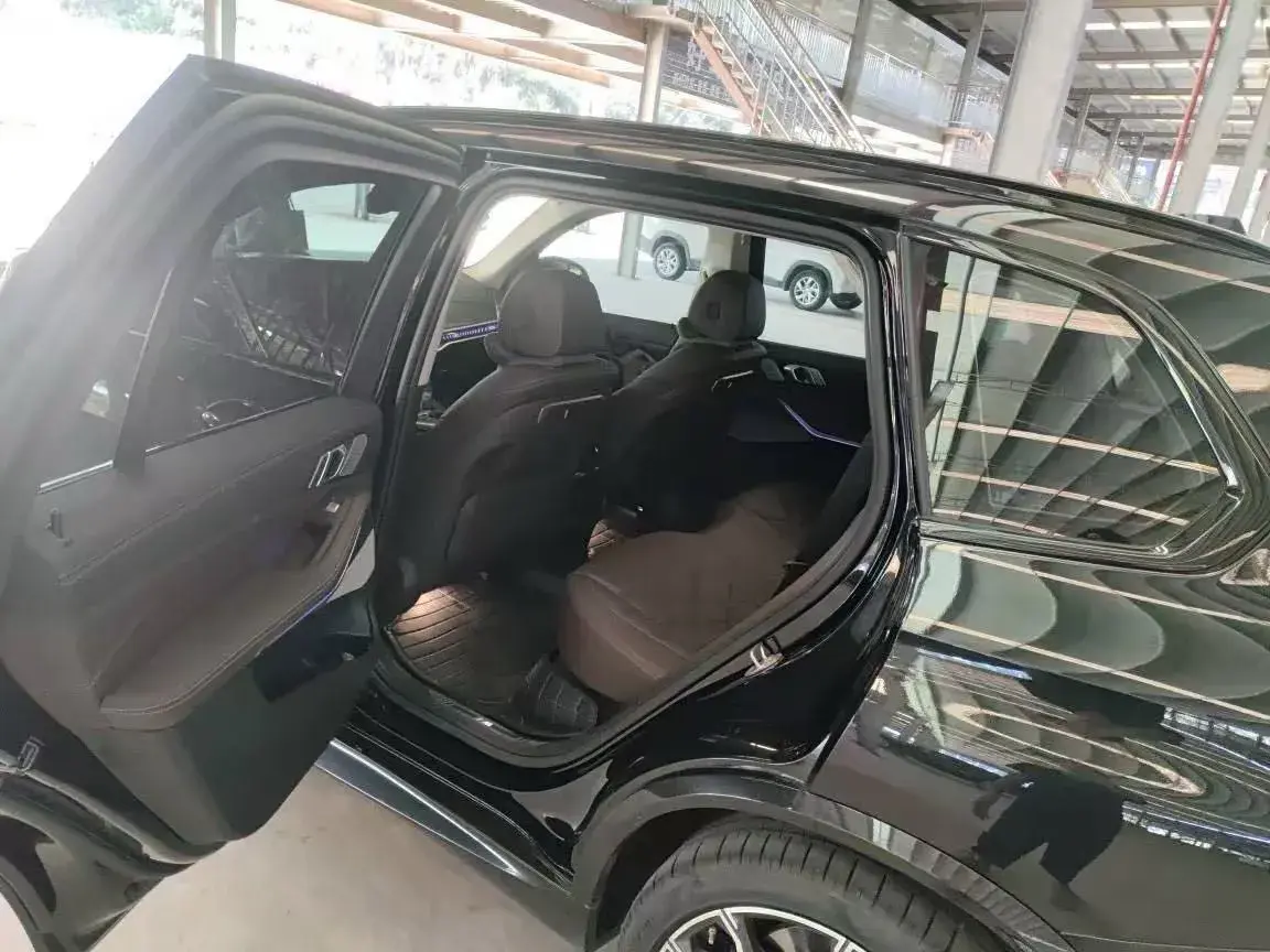 2023 BMW X5 thumbnail 4