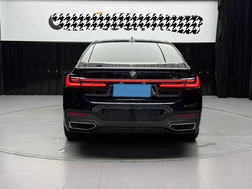 2021 BMW 7 thumbnail 4