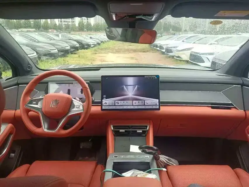 2025 BYD TANGL thumbnail 2