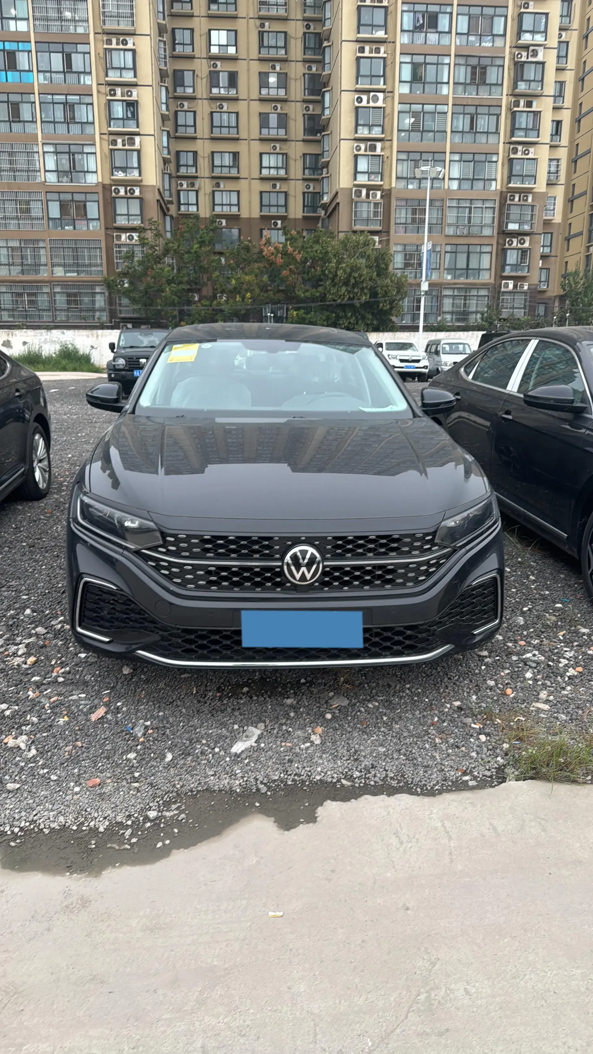 2025 VOLKSWAGEN PASSAT thumbnail 2