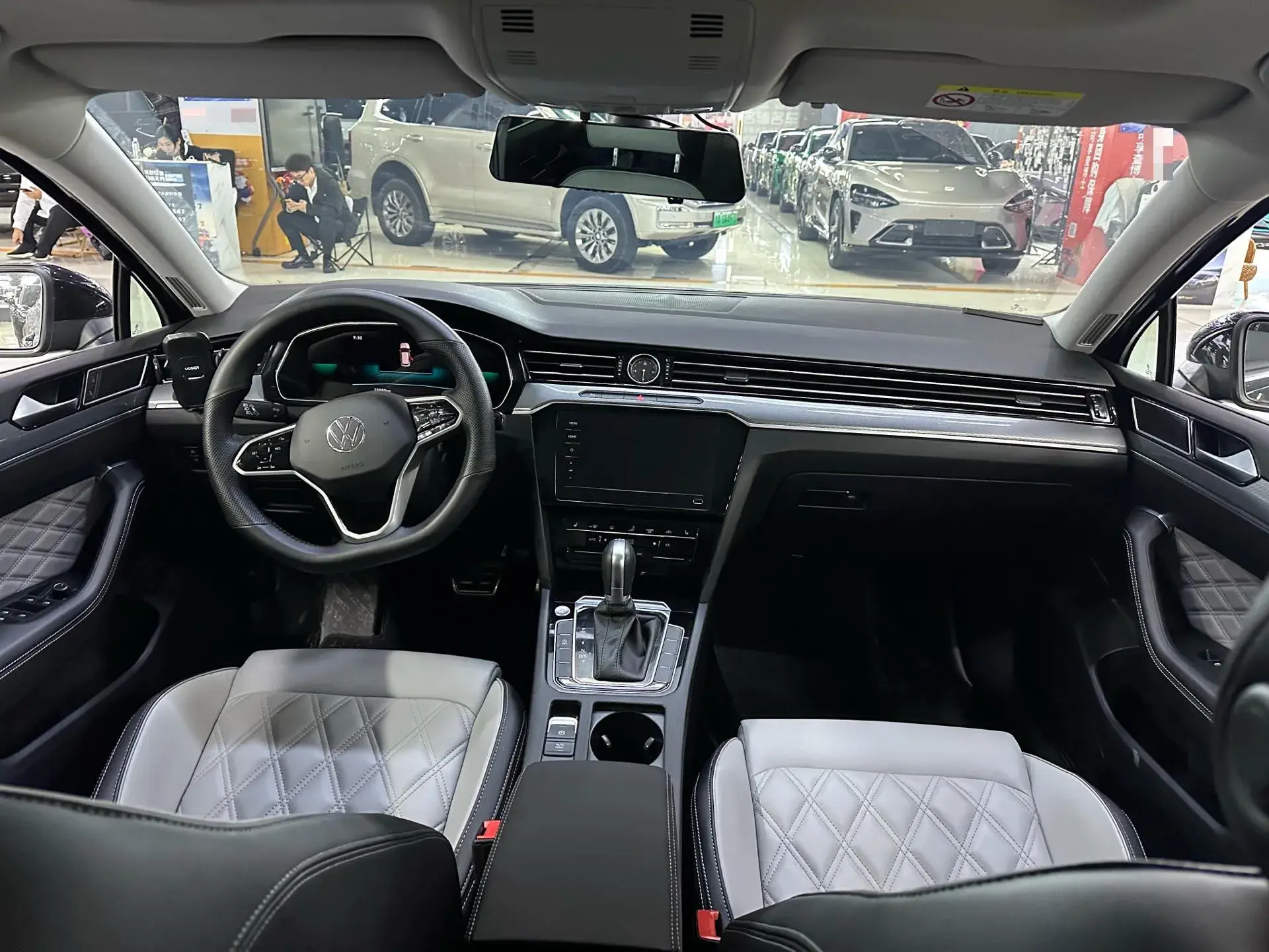 2023 VOLKSWAGEN MAGOTAN thumbnail 2