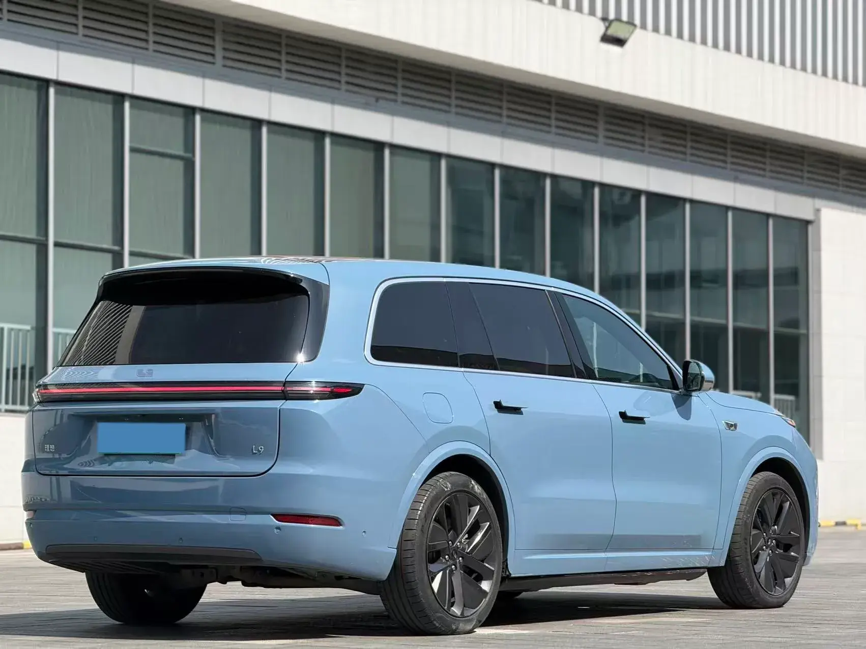 2022 LI L9 thumbnail 3