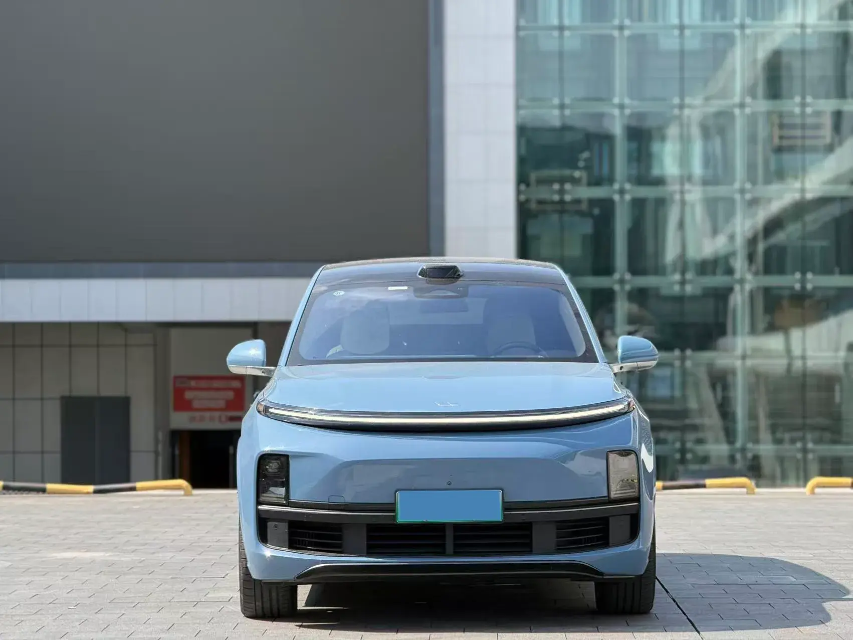 2022 LI L9 thumbnail 2