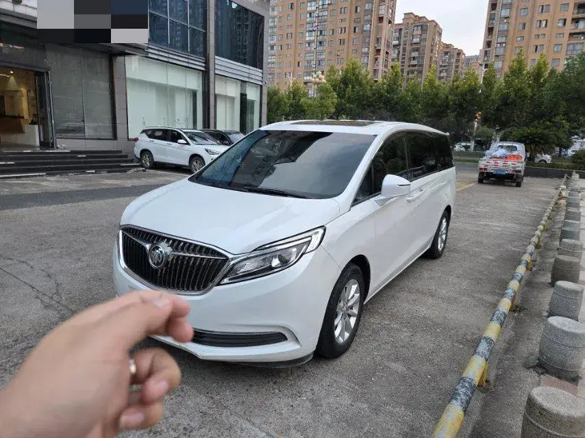 2018 BUICK GL8 view 1