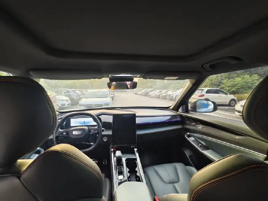 2024 GEELY AZKARRA thumbnail 3