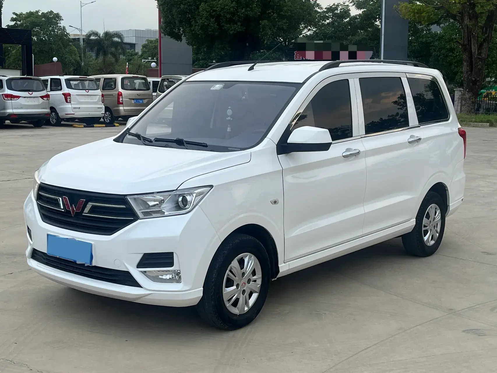 2021 WULING HONGGUANG view 1