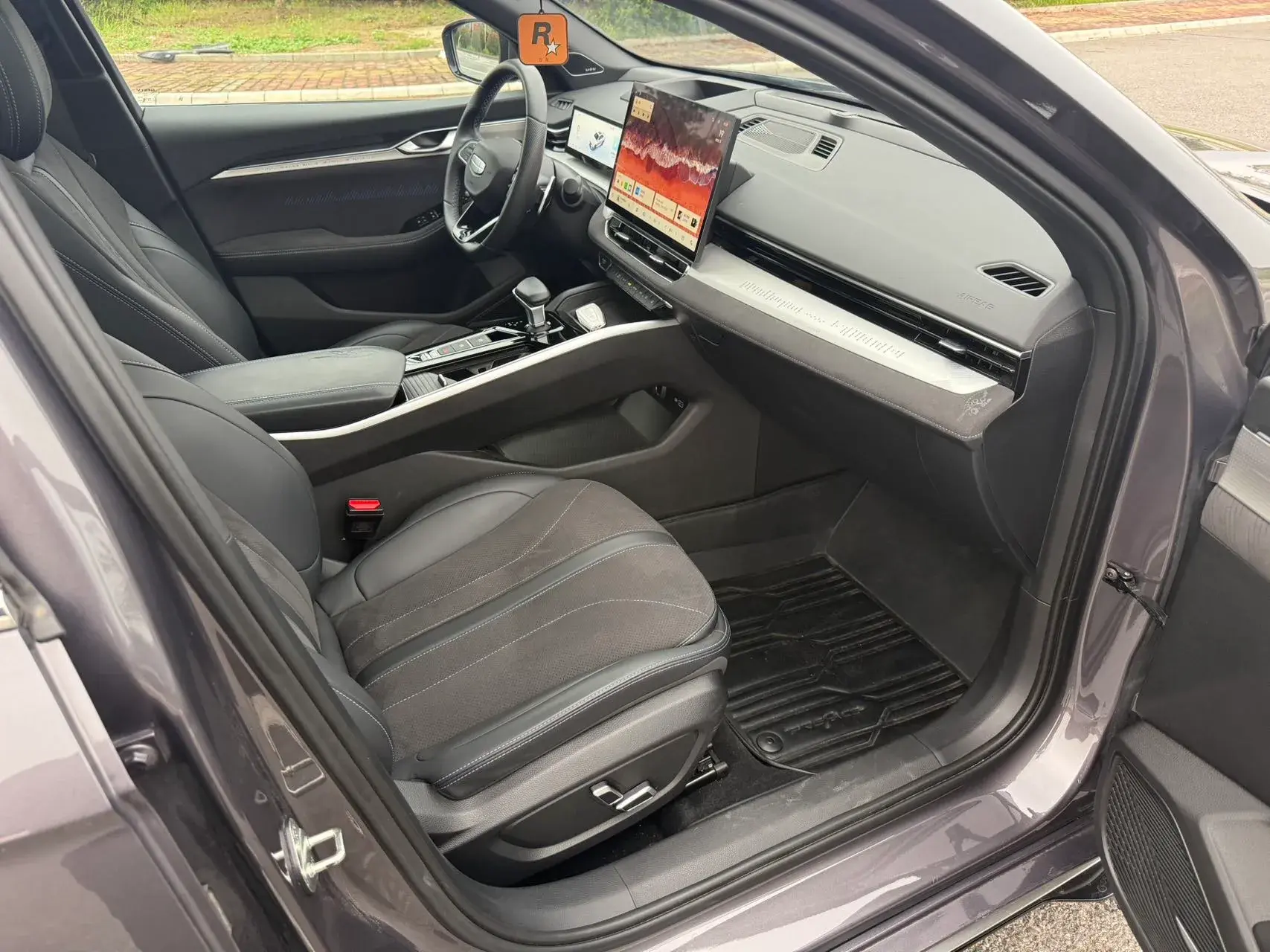 2025 GEELY PREFACE thumbnail 4