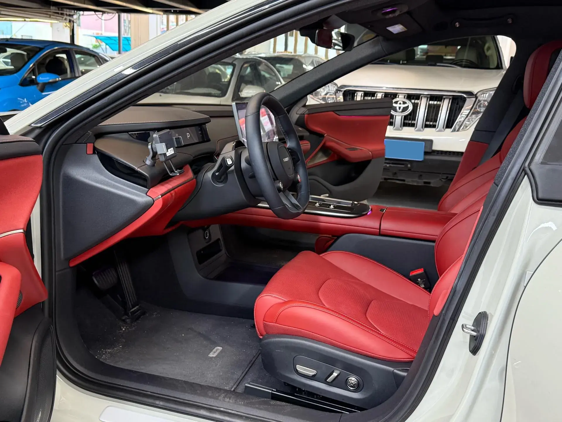 2024 MI SU7 thumbnail 4