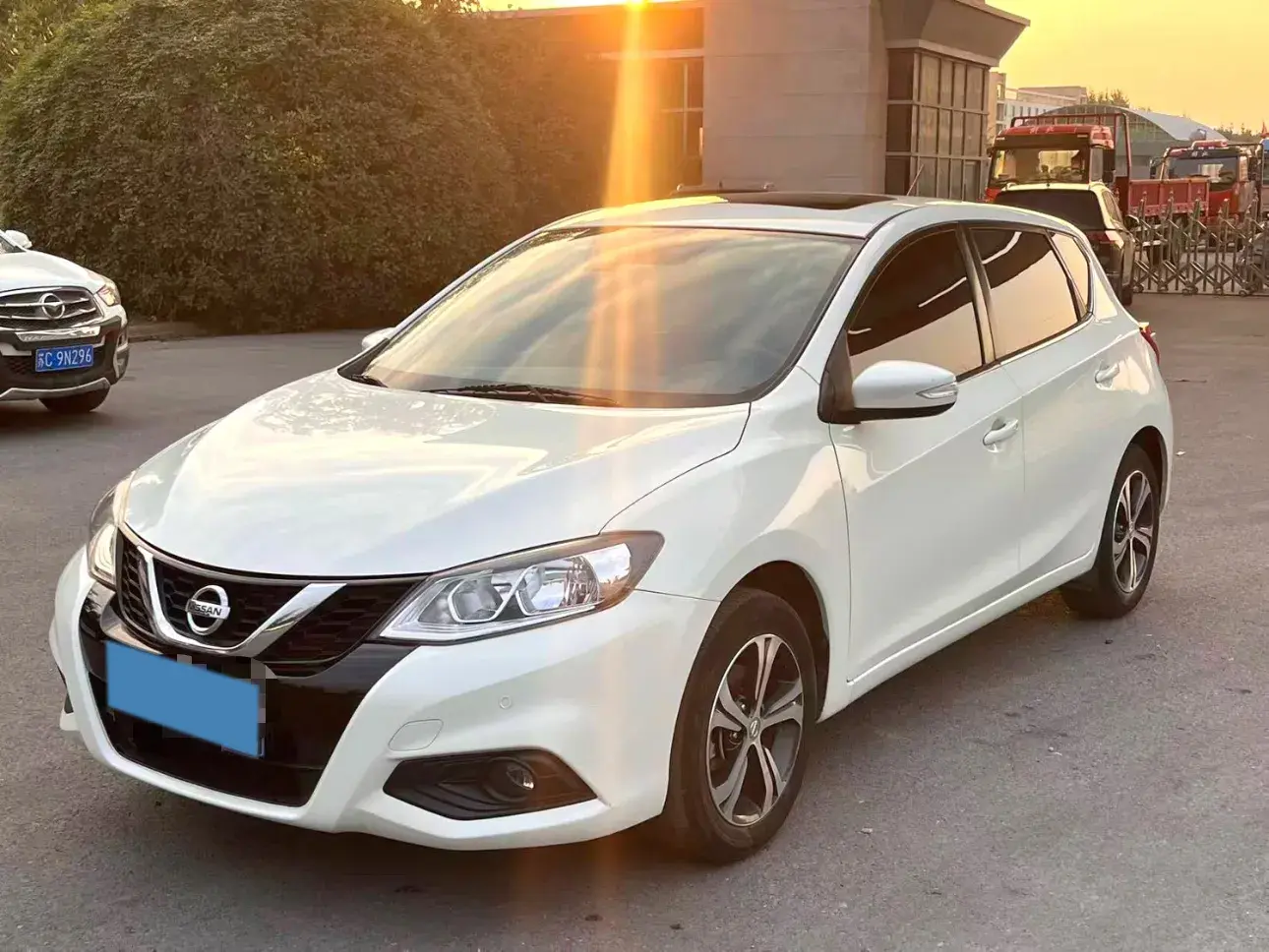 2020 NISSAN TIIDA view 1