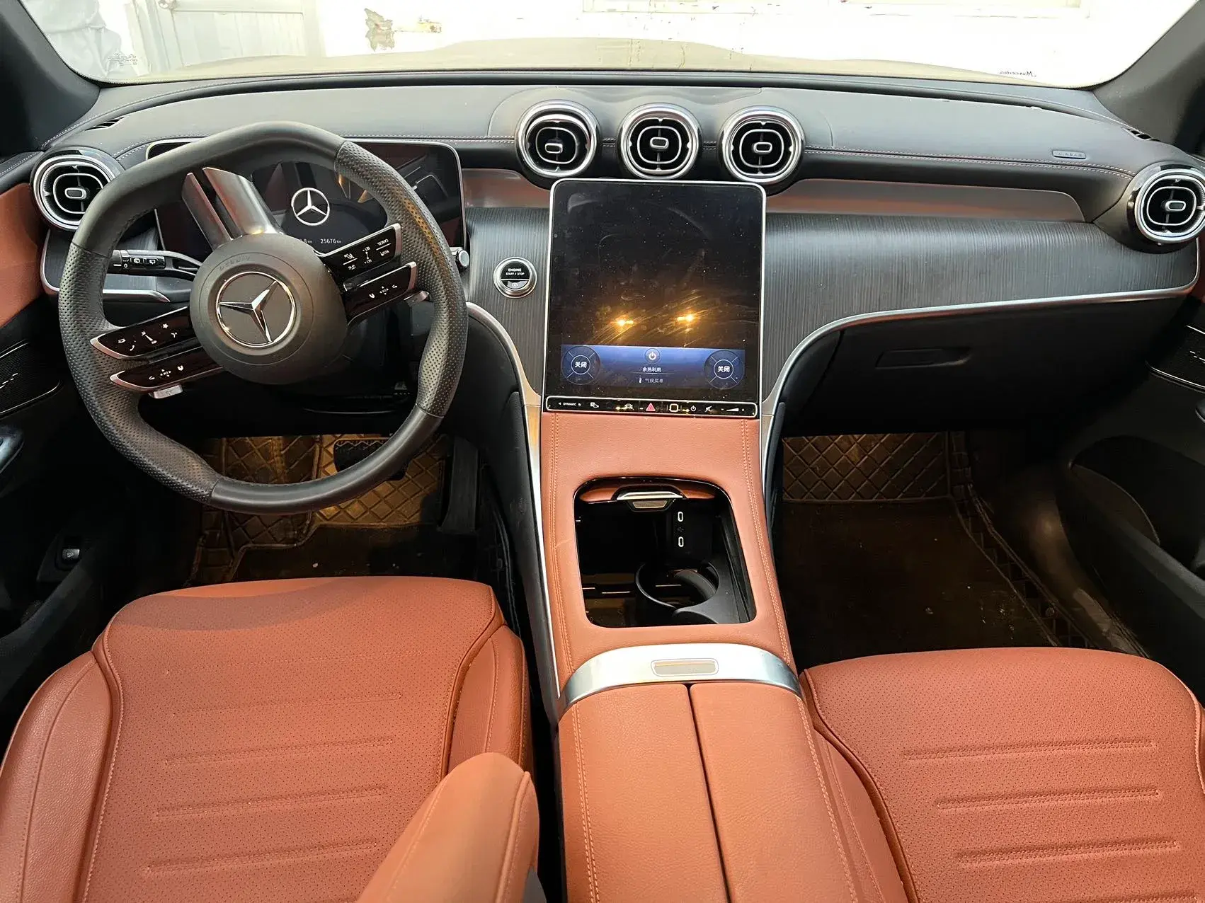 2024 MERCEDES-BENZ GLC thumbnail 3