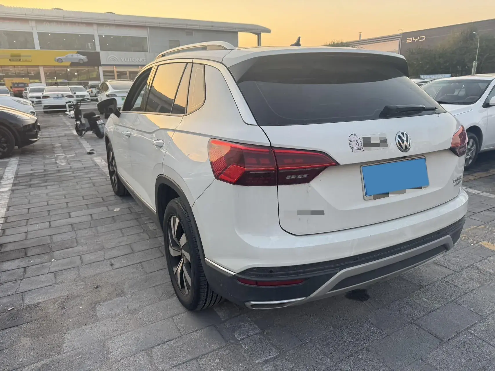 2019 VOLKSWAGEN TAYRON thumbnail 4