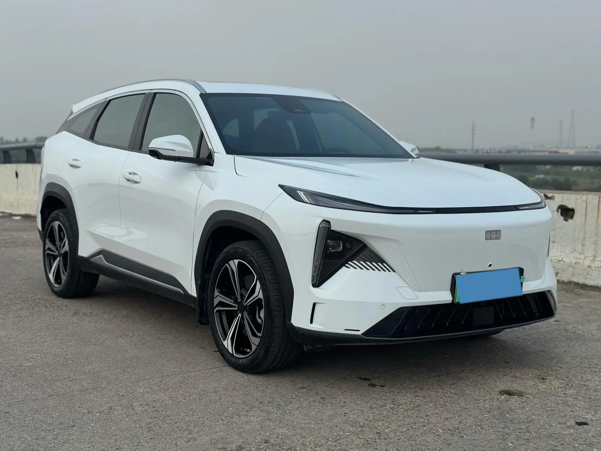 2023 GEELY GALAXY thumbnail 3