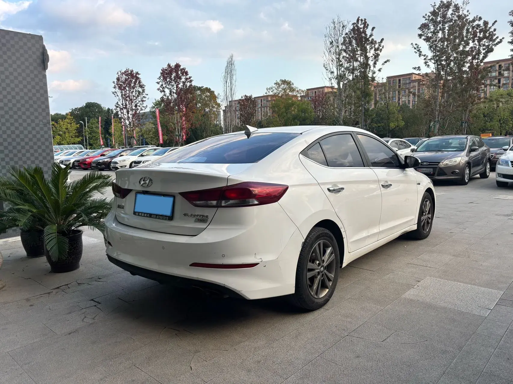 2016 HYUNDAI ELANTRA thumbnail 3