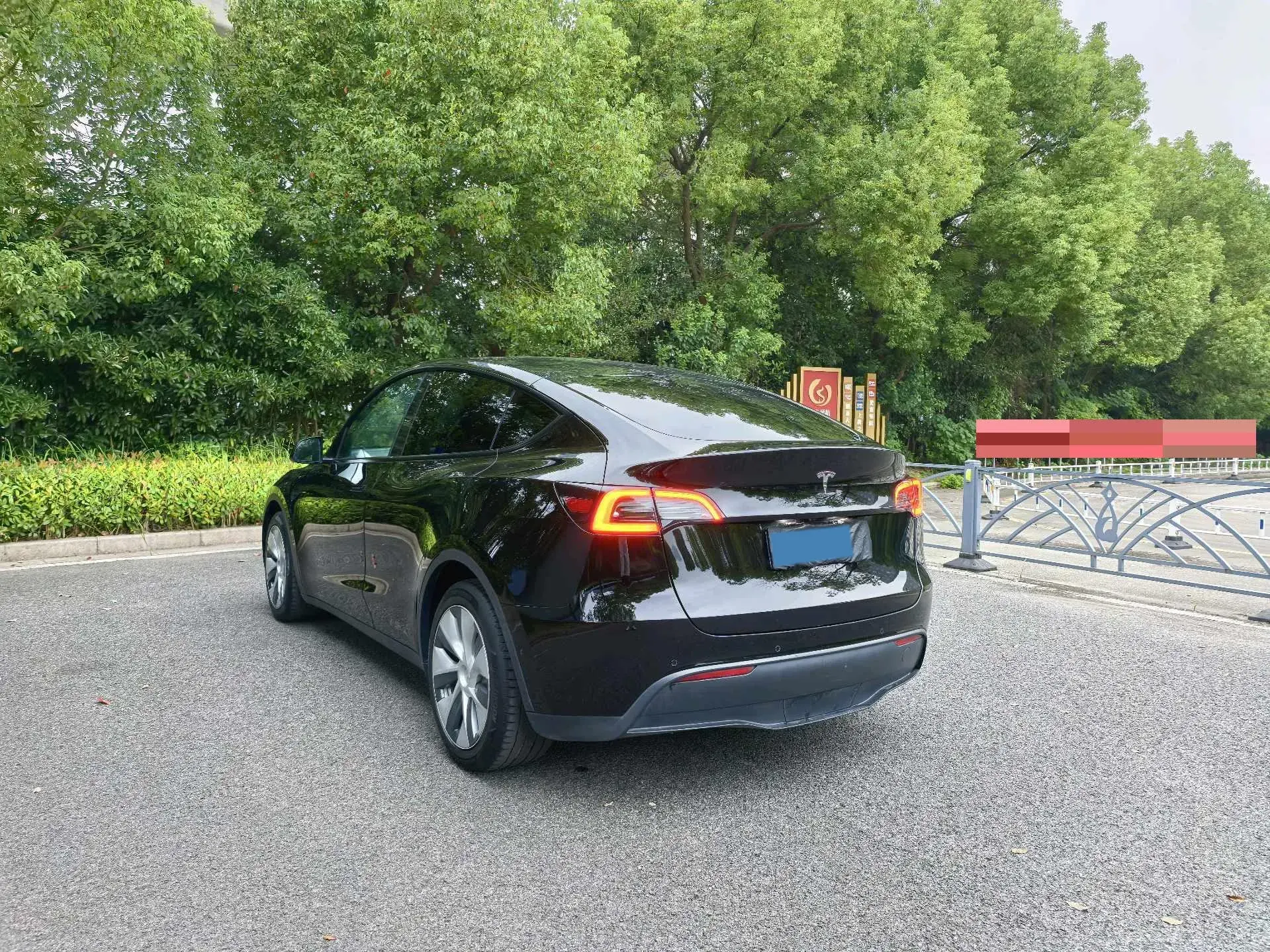 2021 TESLA MODEL thumbnail 3