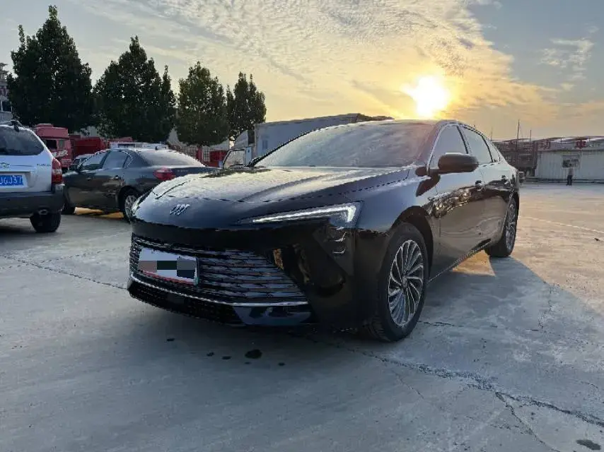 2023 Buick Larcosse 2.0T 237HP L4 9AT