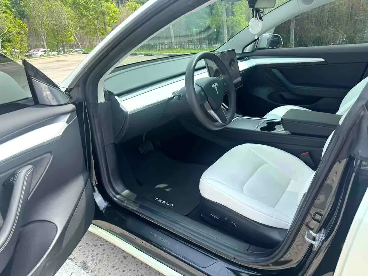 2021 TESLA MODEL thumbnail 4