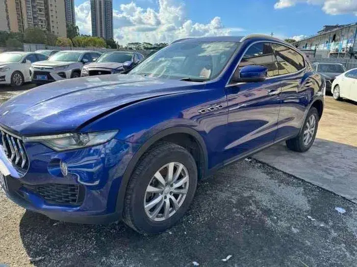 2018 MASERATI LEVANTE view 1