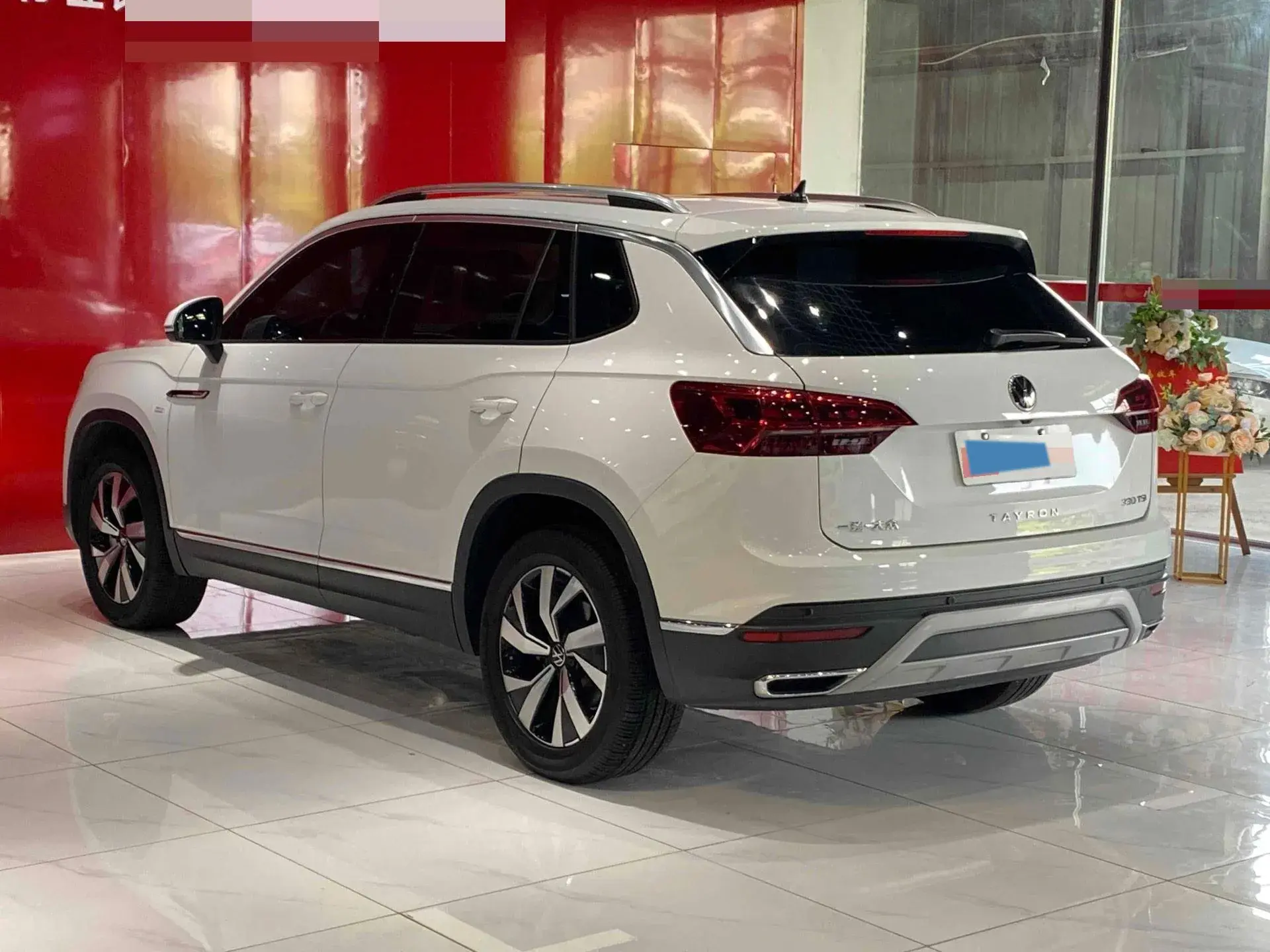 2021 VOLKSWAGEN TAYRON thumbnail 3