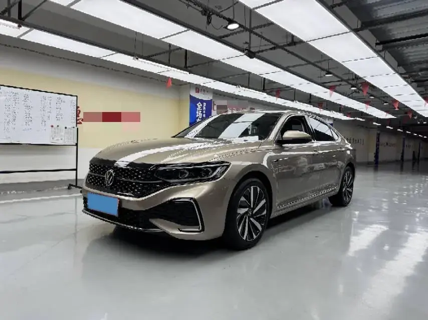2021 VOLKSWAGEN PASSAT view 1