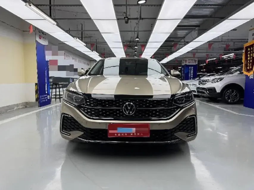 2021 VOLKSWAGEN PASSAT thumbnail 2