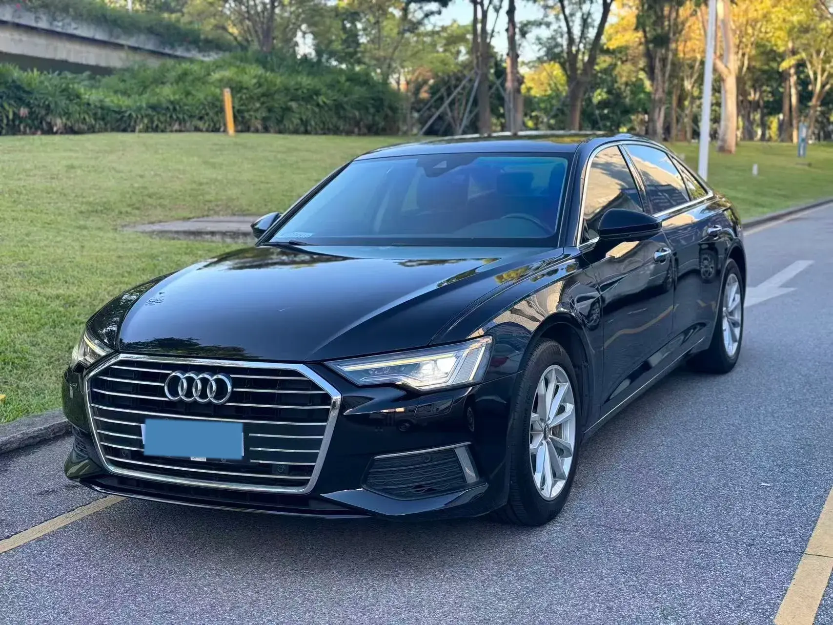 2021 AUDI A6L view 1