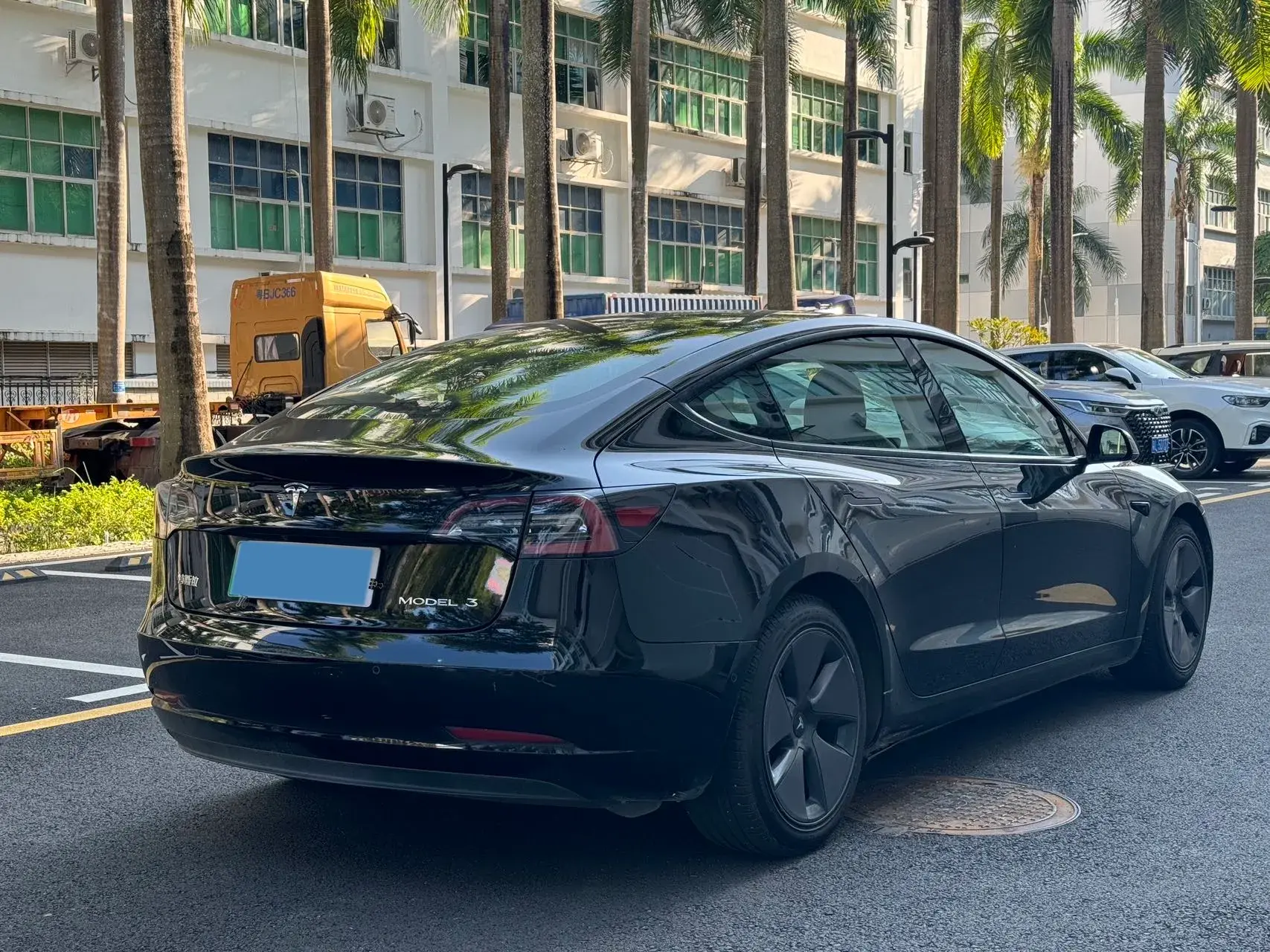 2021 TESLA MODEL thumbnail 4