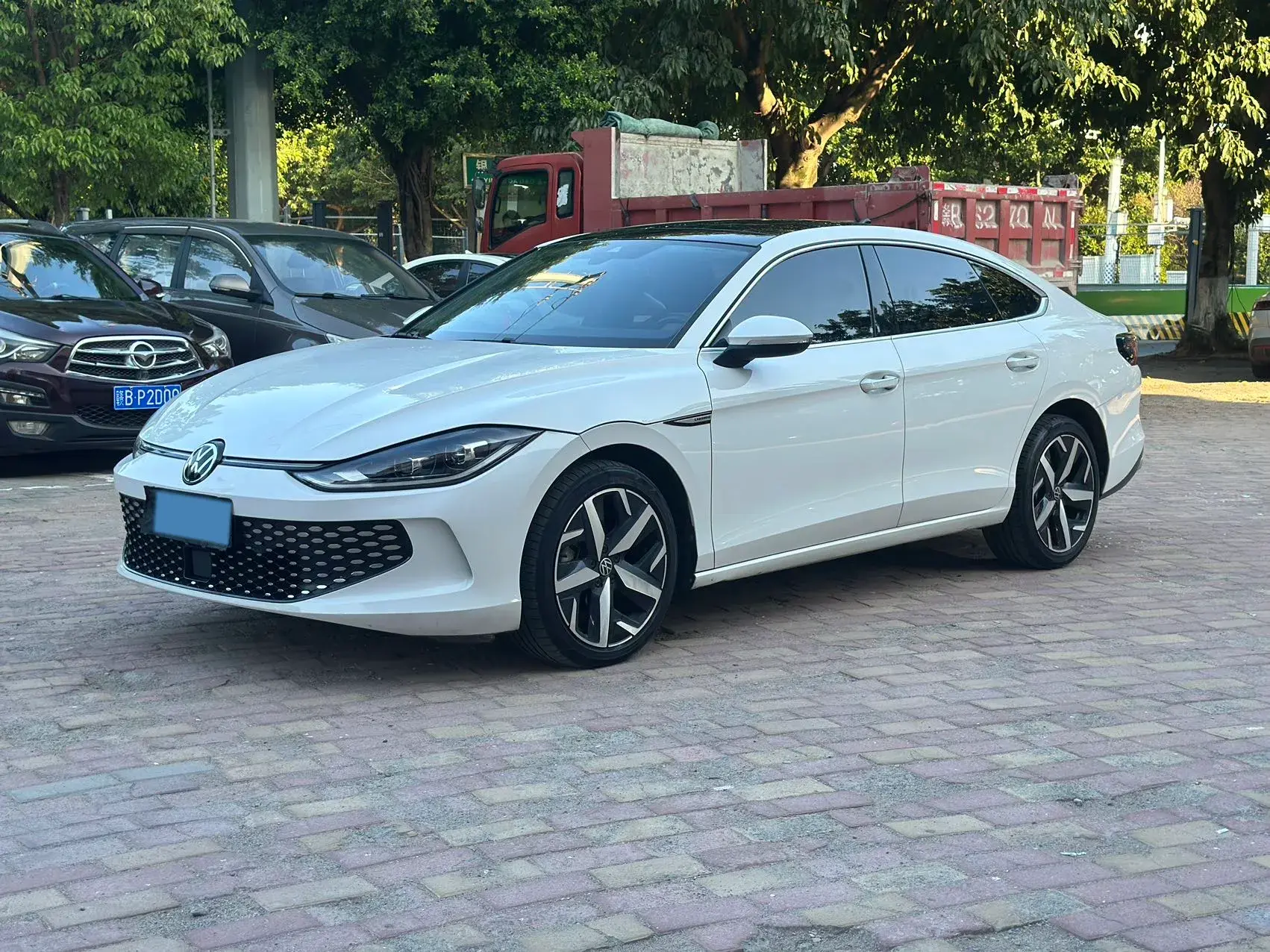 2022 VOLKSWAGEN LAMANDO view 1