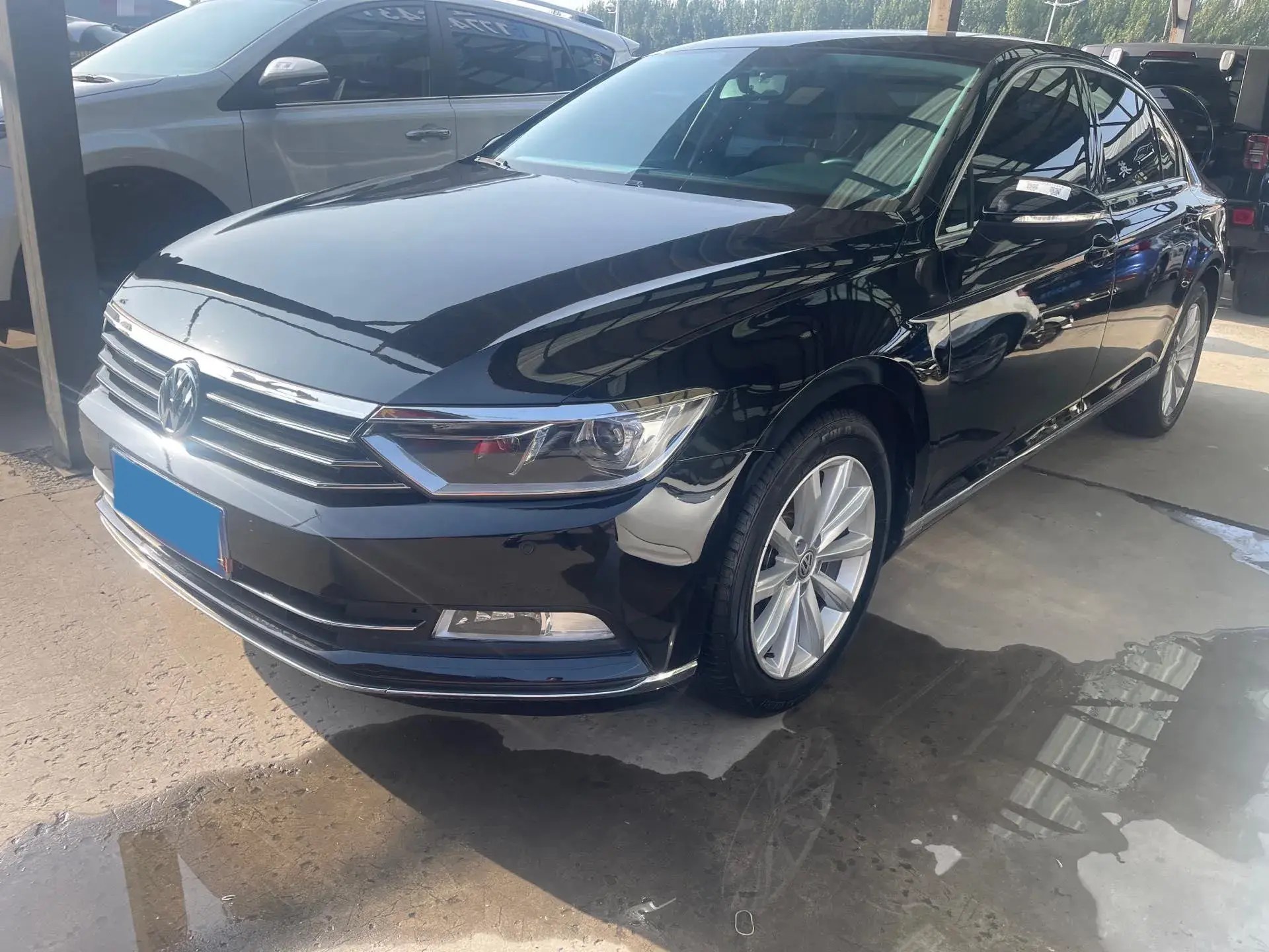 2018 VOLKSWAGEN MAGOTAN view 1