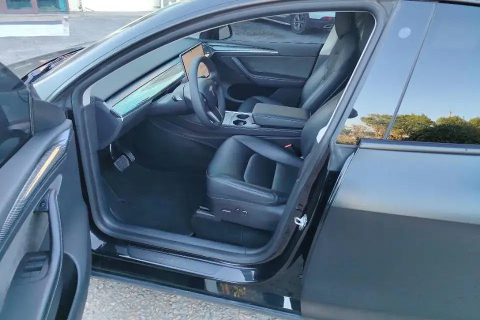 2021 TESLA MODEL thumbnail 4