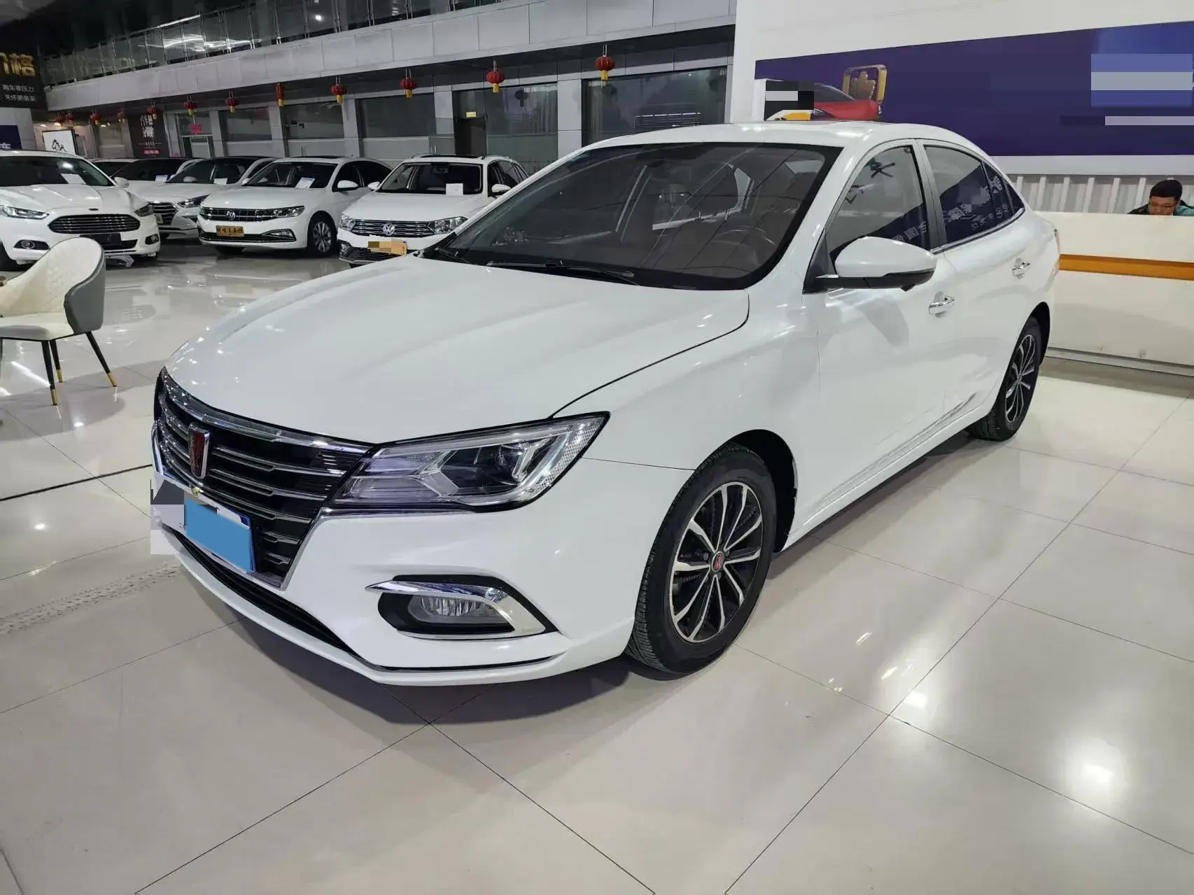 2020 ROEWE I5 view 1