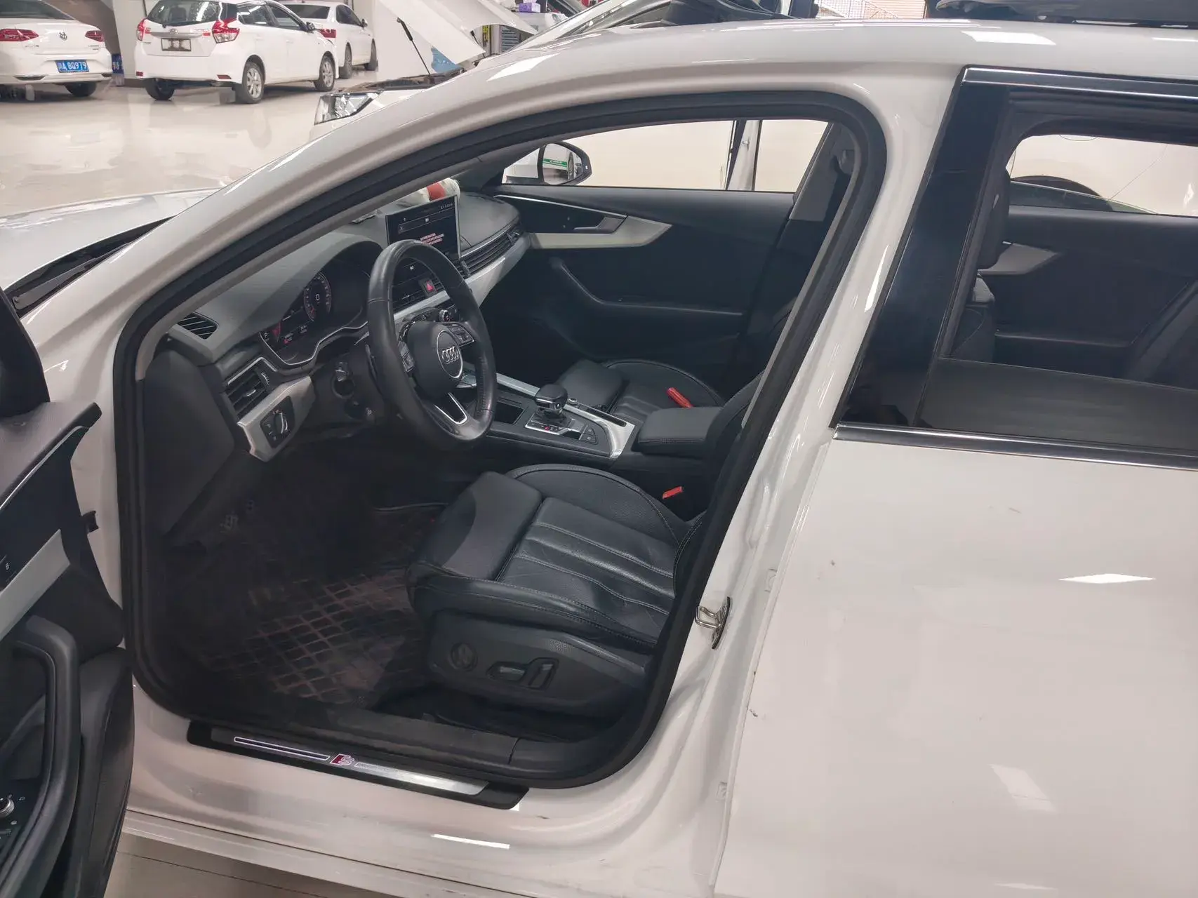 2020 AUDI A4L thumbnail 2