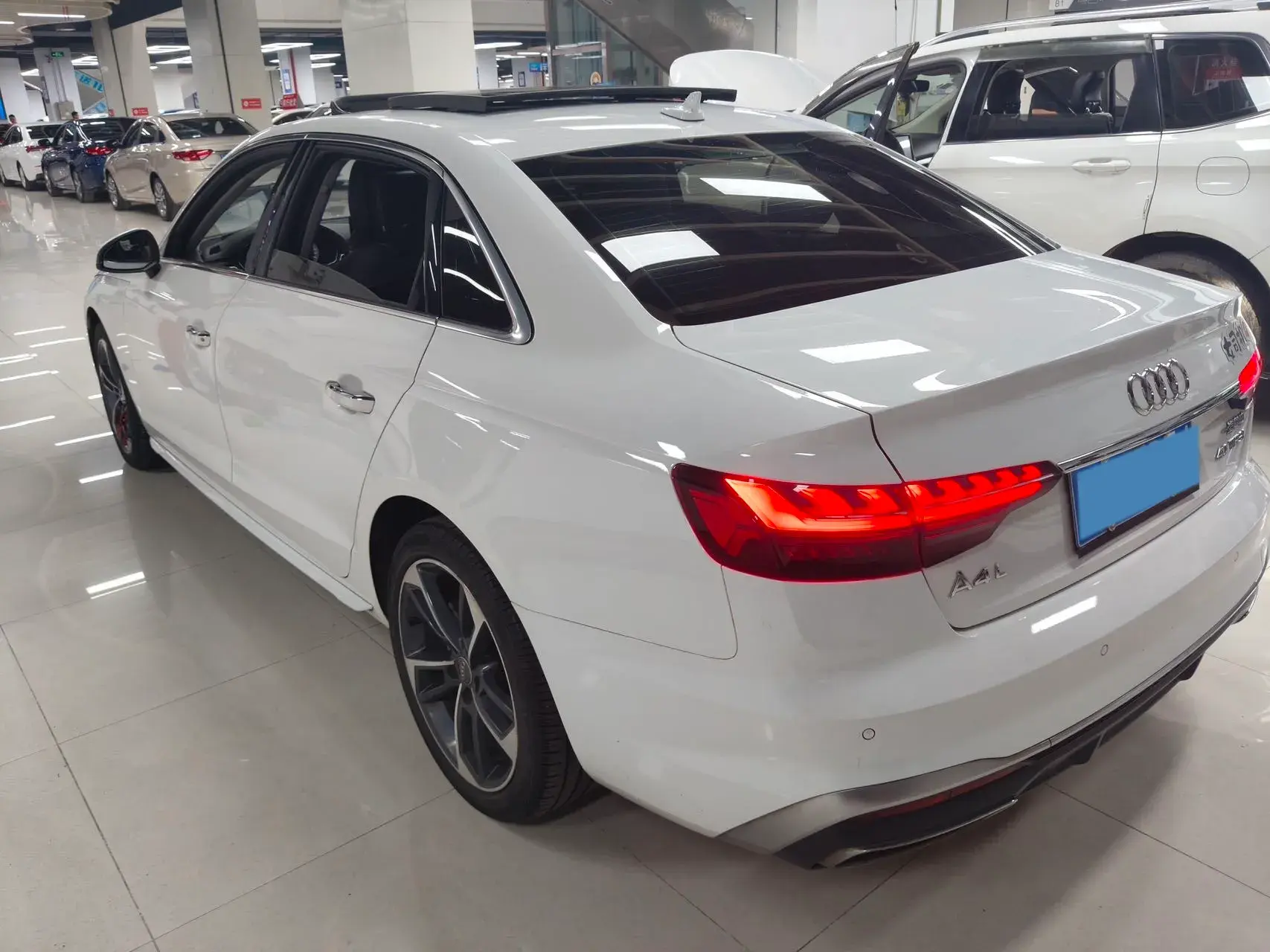 2020 AUDI A4L thumbnail 3