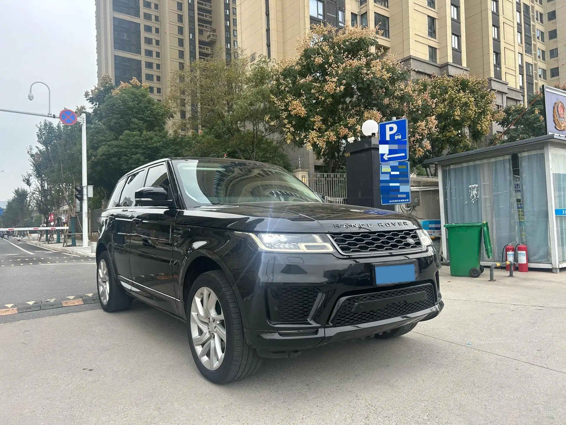 2018 LAND ROVER thumbnail 3