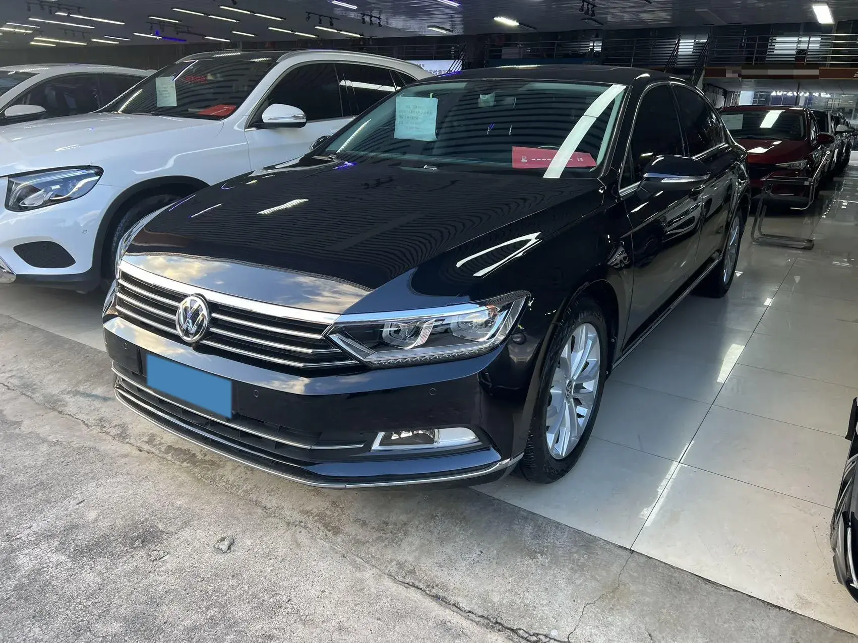 2019 VOLKSWAGEN MAGOTAN view 1