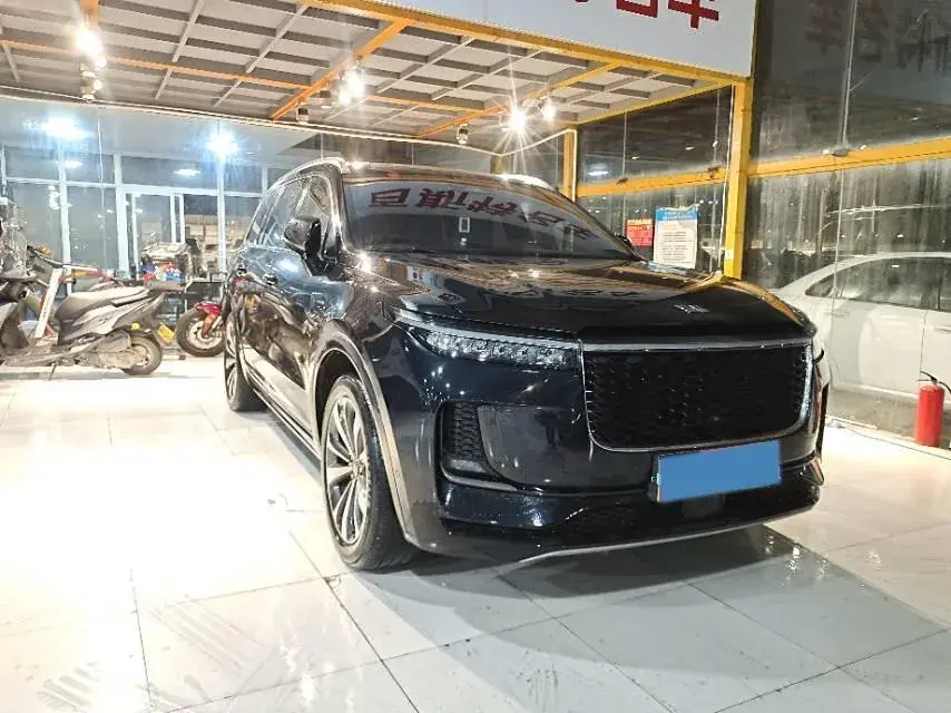 2021 LI ONE thumbnail 3