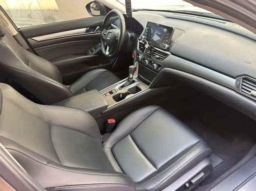 2018 HONDA ACCORD thumbnail 4