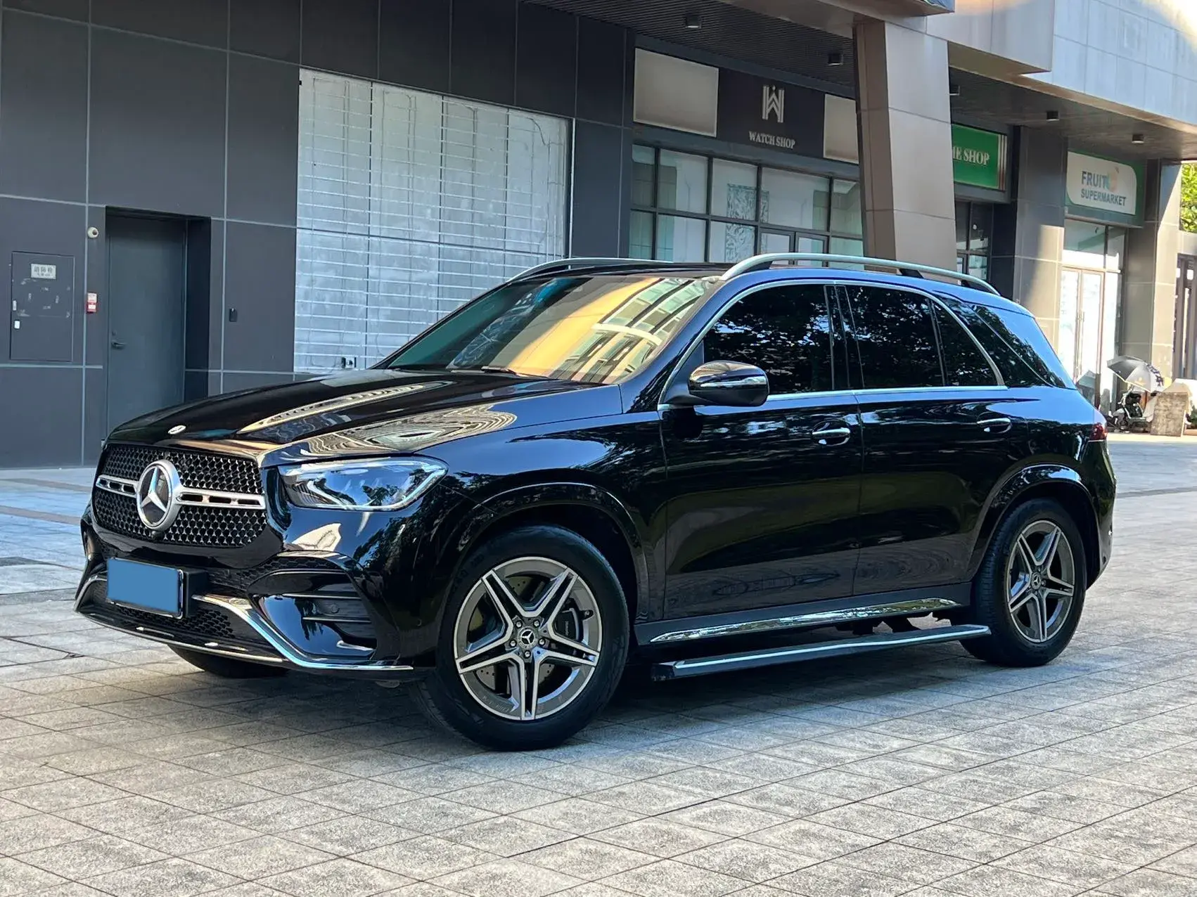 2025 MERCEDES-BENZ GLE view 1