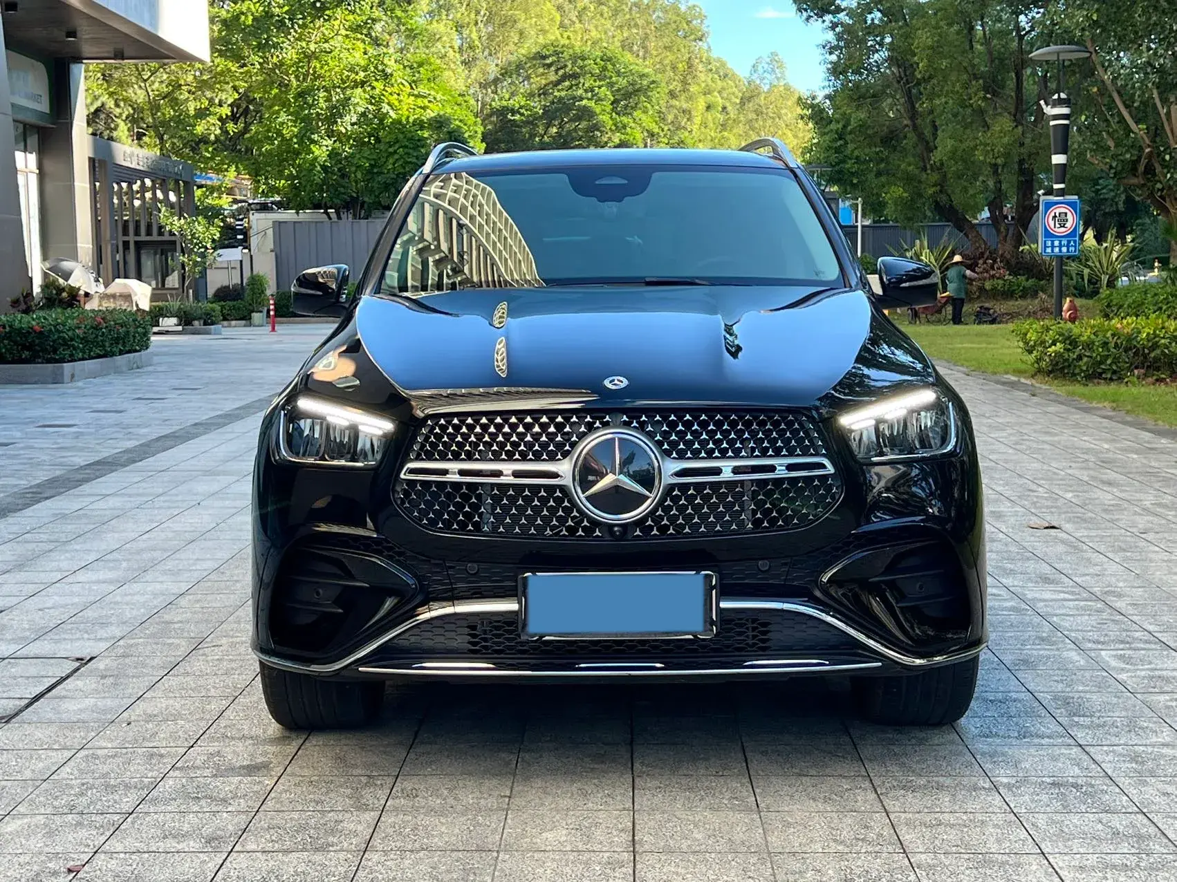 2025 MERCEDES-BENZ GLE thumbnail 2