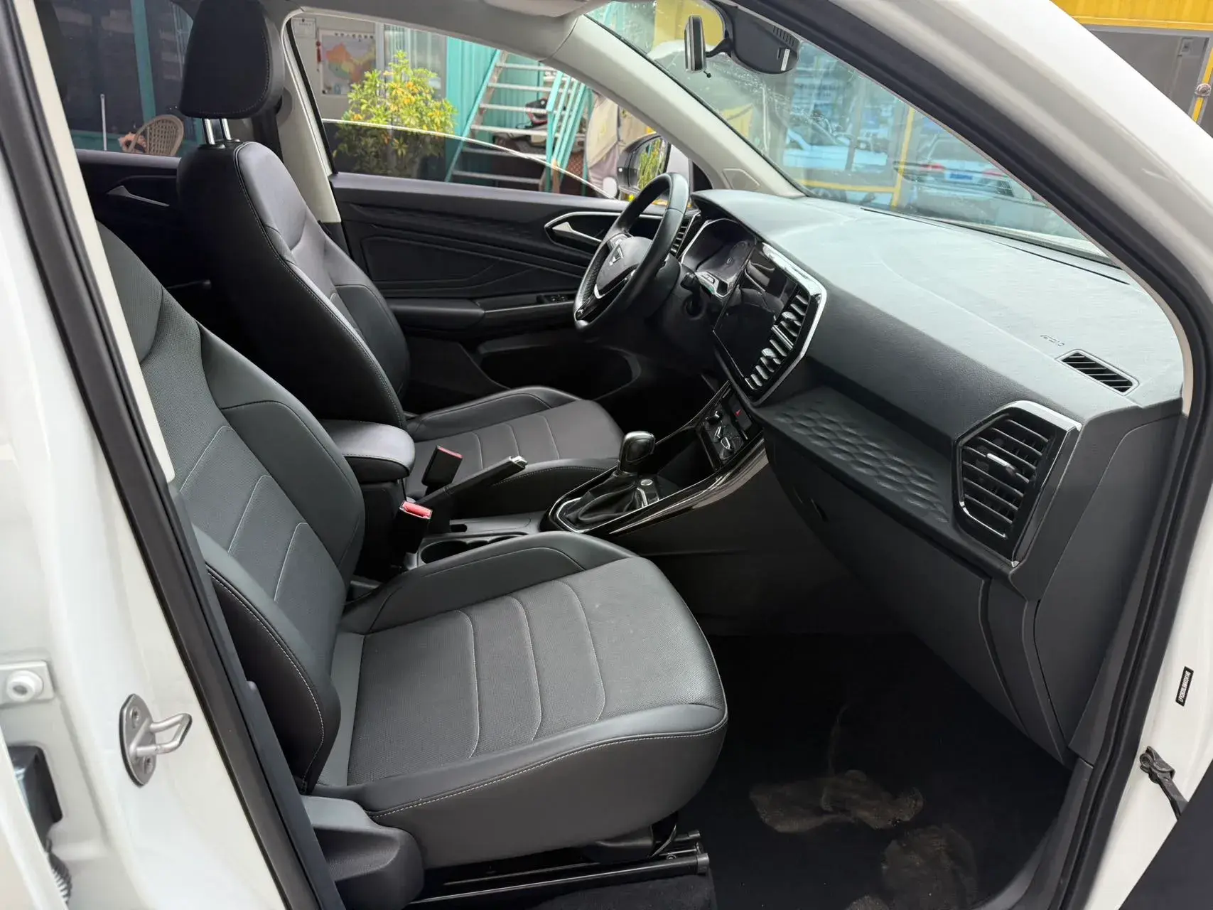 2021 JETTA VS5 thumbnail 4