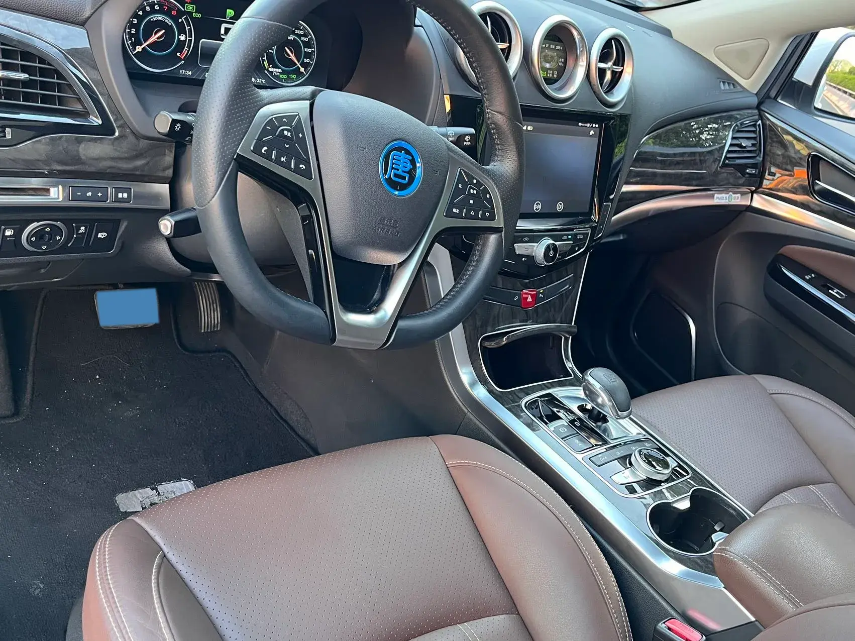 2017 BYD TANG thumbnail 4