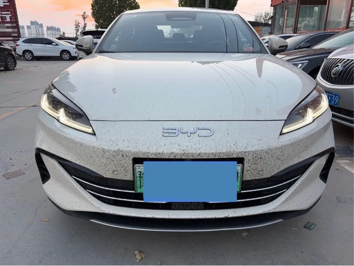 2024 BYD SEAL thumbnail 2