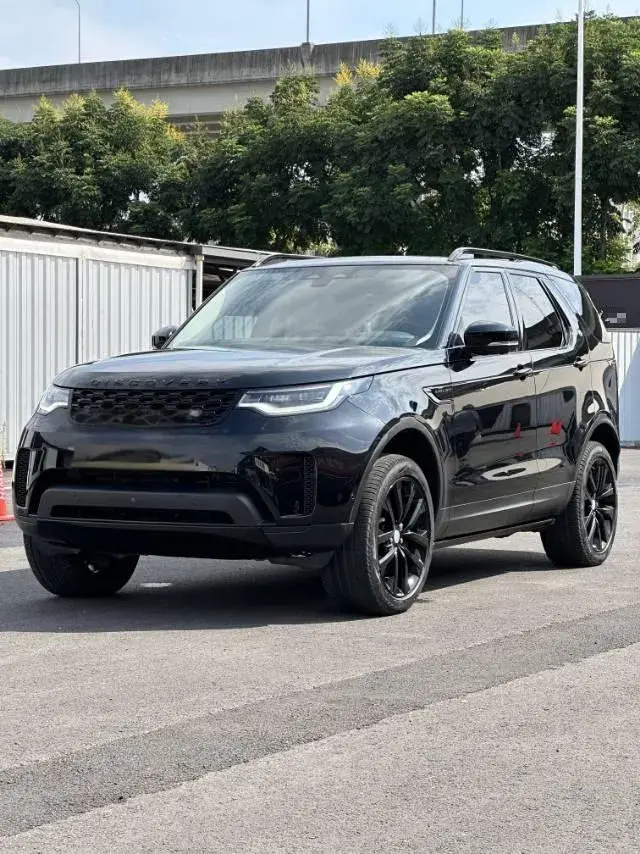 2024 LAND ROVER view 1