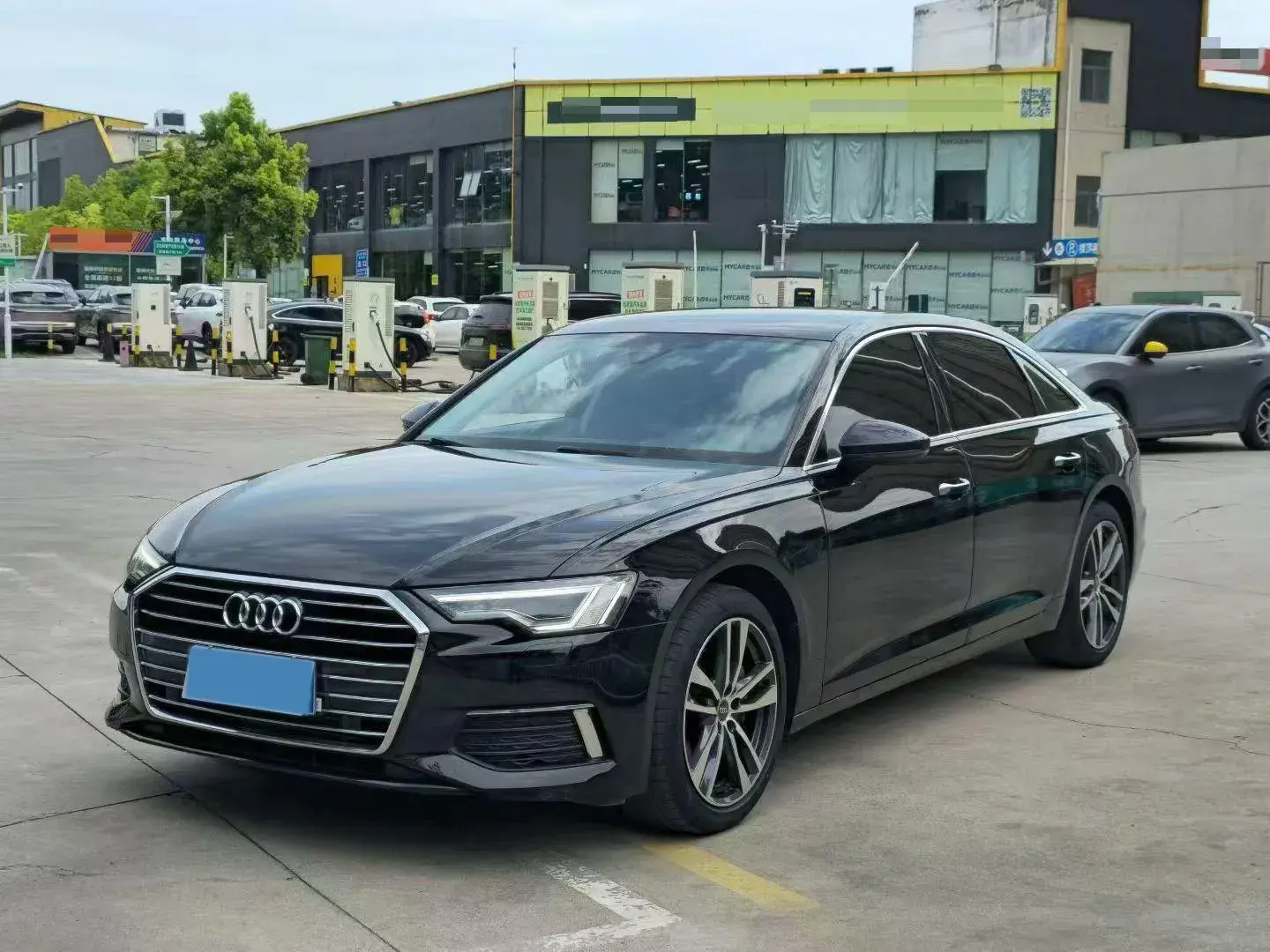 2021 AUDI A6L view 1