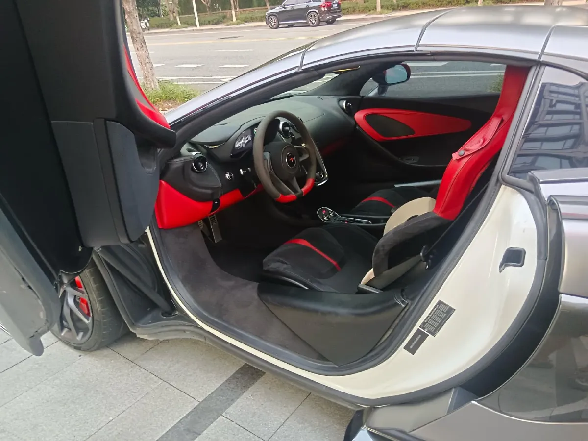 2019 McLaren 570 3.8T 570HP V8 7DCT,autocango,china used car exporter,china ev exporter,chinese used car exporter,chinese used ev exporter